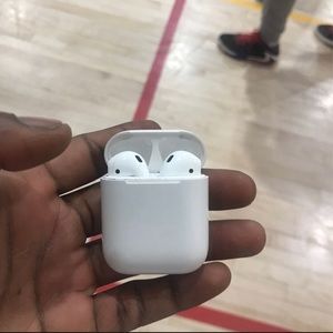Apple AirPods